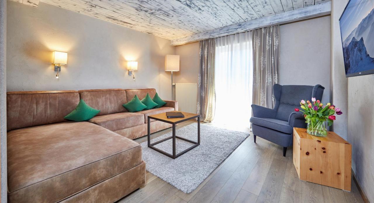 Landhotel Zum Bad Krün Esterno foto