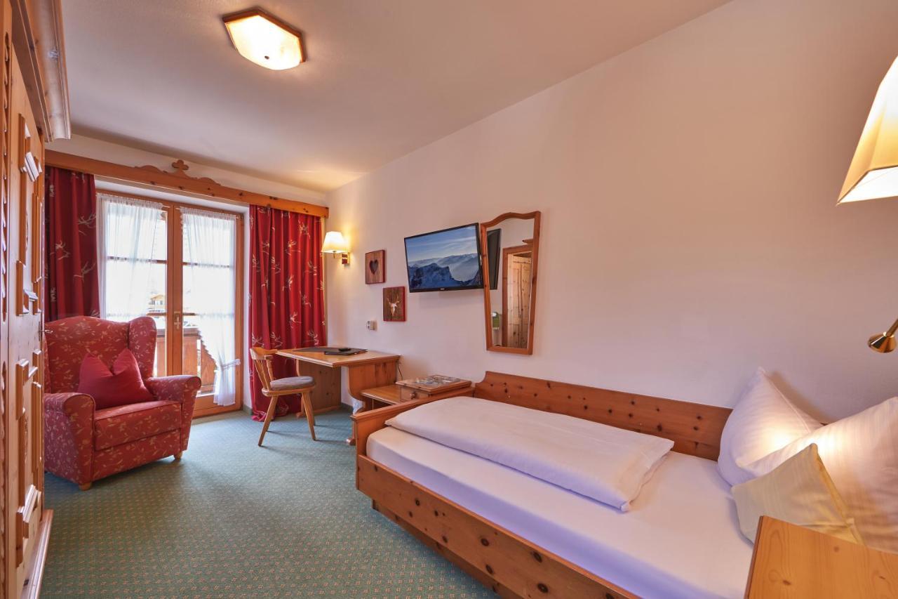 Landhotel Zum Bad Krün Esterno foto