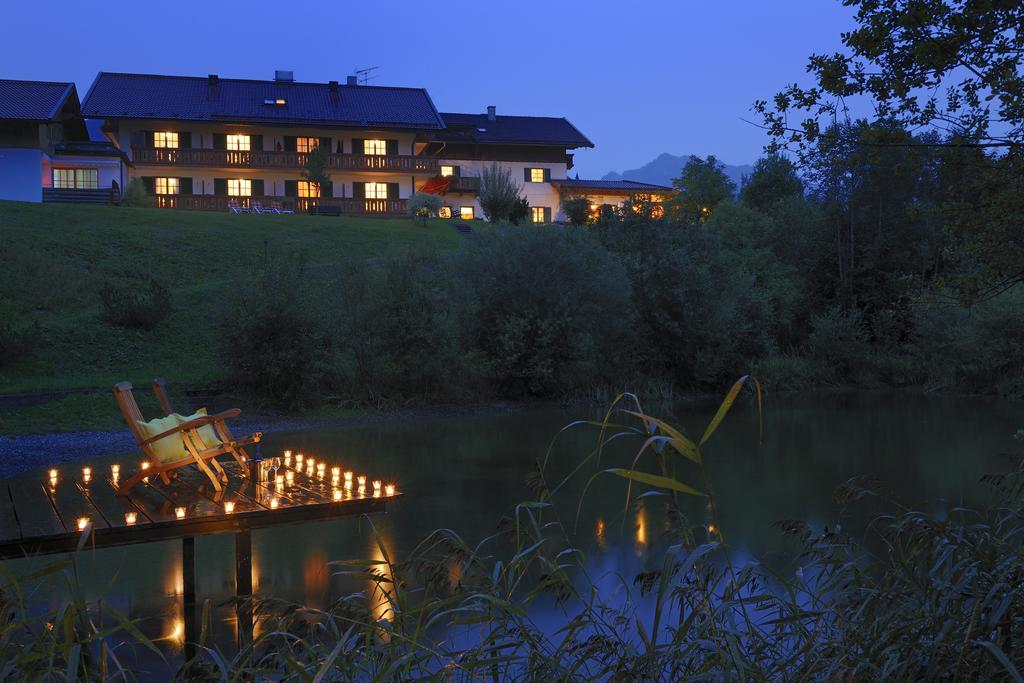 Landhotel Zum Bad Krün Esterno foto